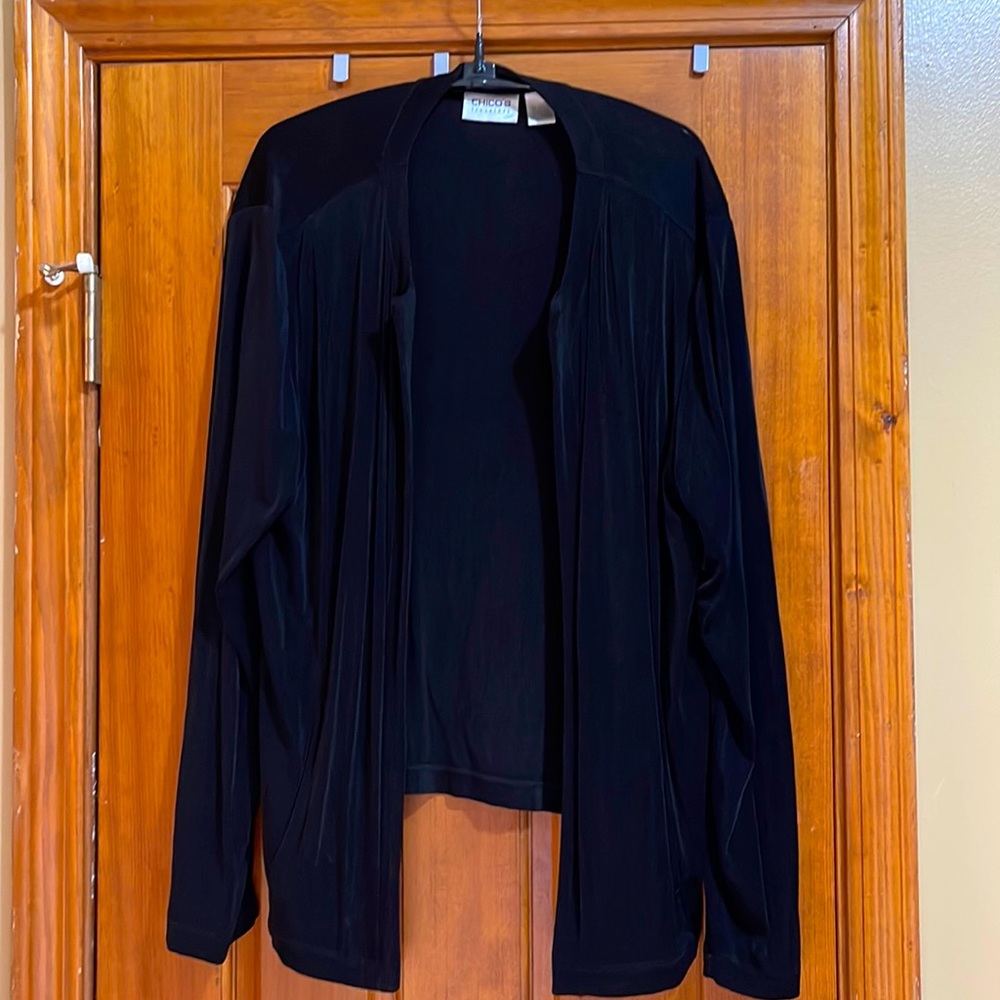 Chico’s size 3 cover with pockets